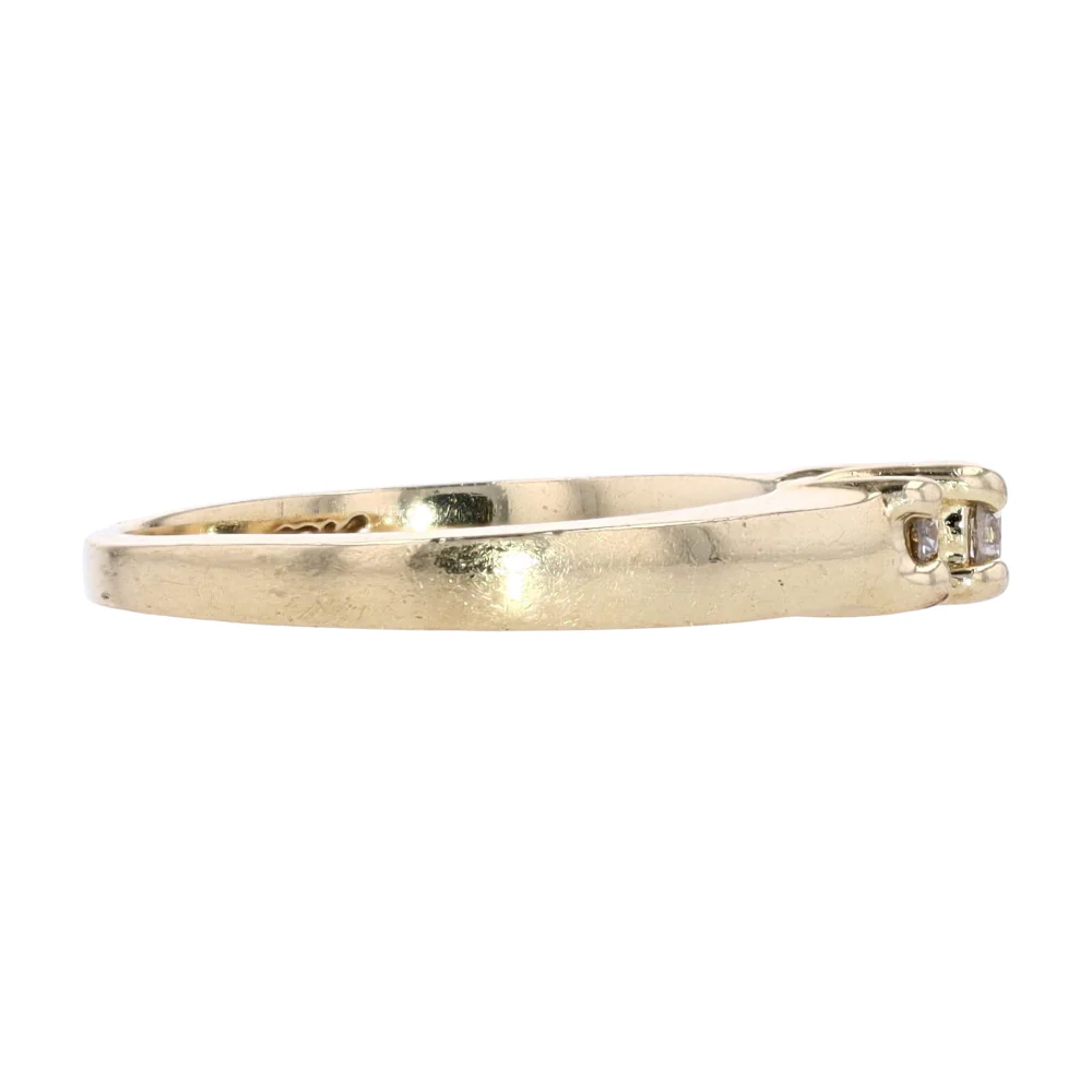 1/5 ctw 10K Yellow Gold Diamond Band Ring - Image 4