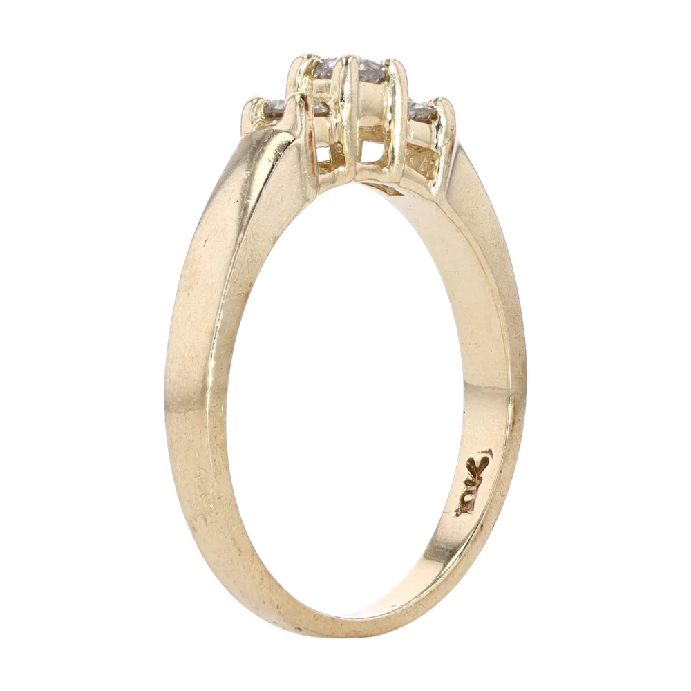 1/5 ctw 10K Yellow Gold Diamond Band Ring - Image 5