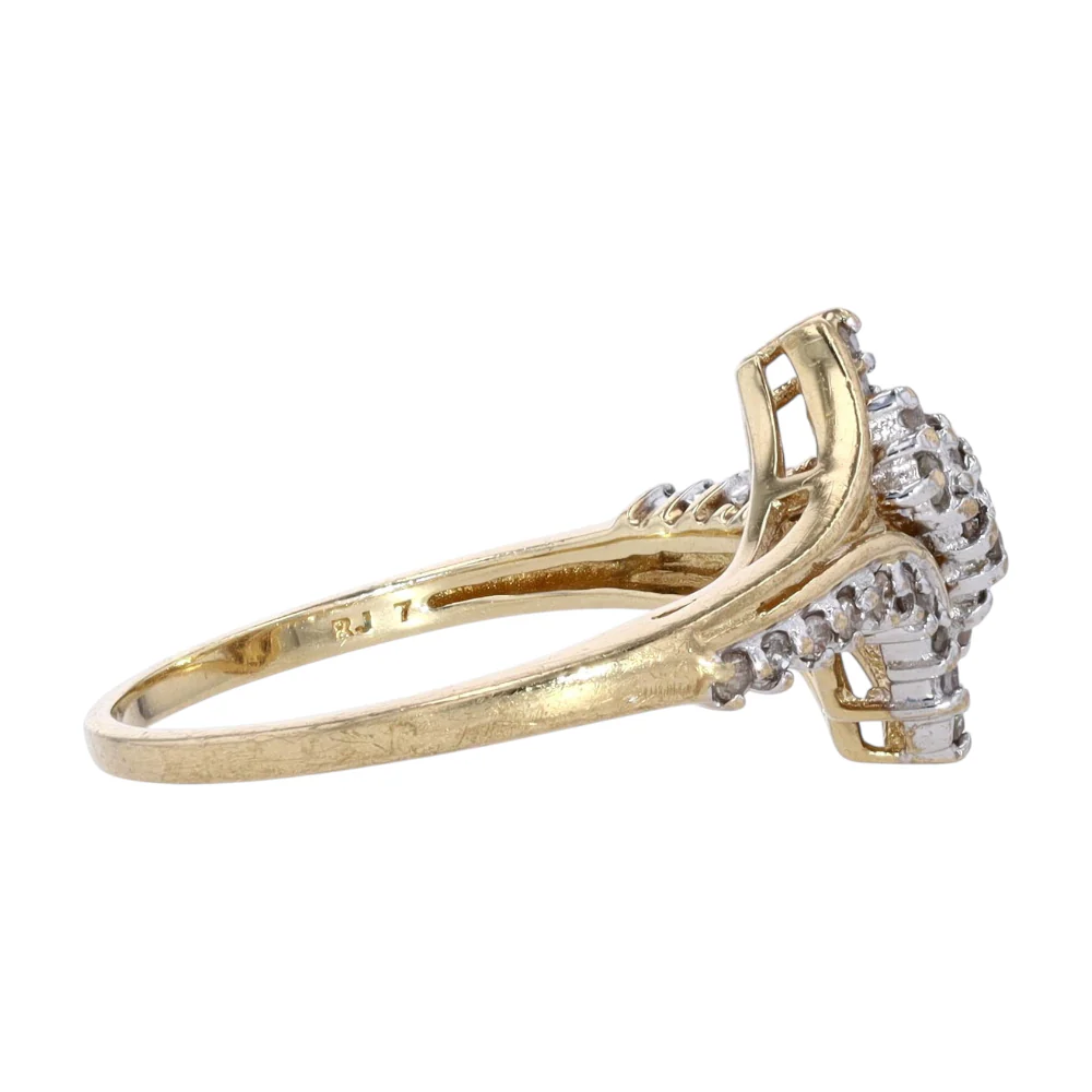 1/10 ctw 10K Two-Tone Gold Diamond Fashion Ring - Image 4
