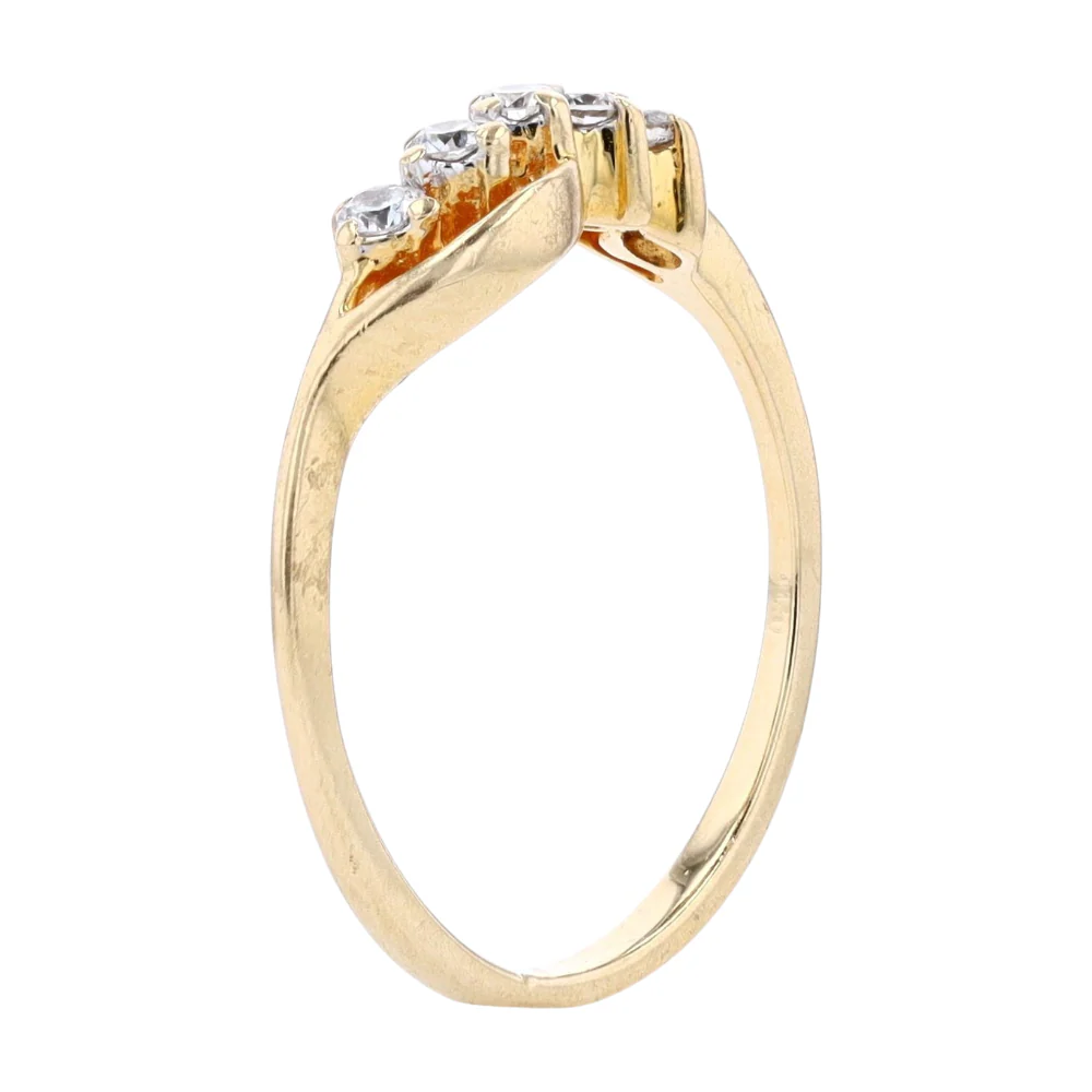 1/10 ctw 14K Yellow Gold Diamond Band Ring - Image 5