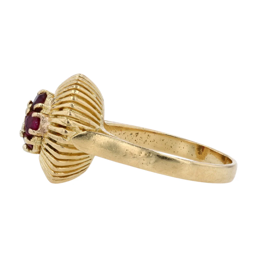 18K Yellow Gold Red Stone Fashion Ring - Image 2
