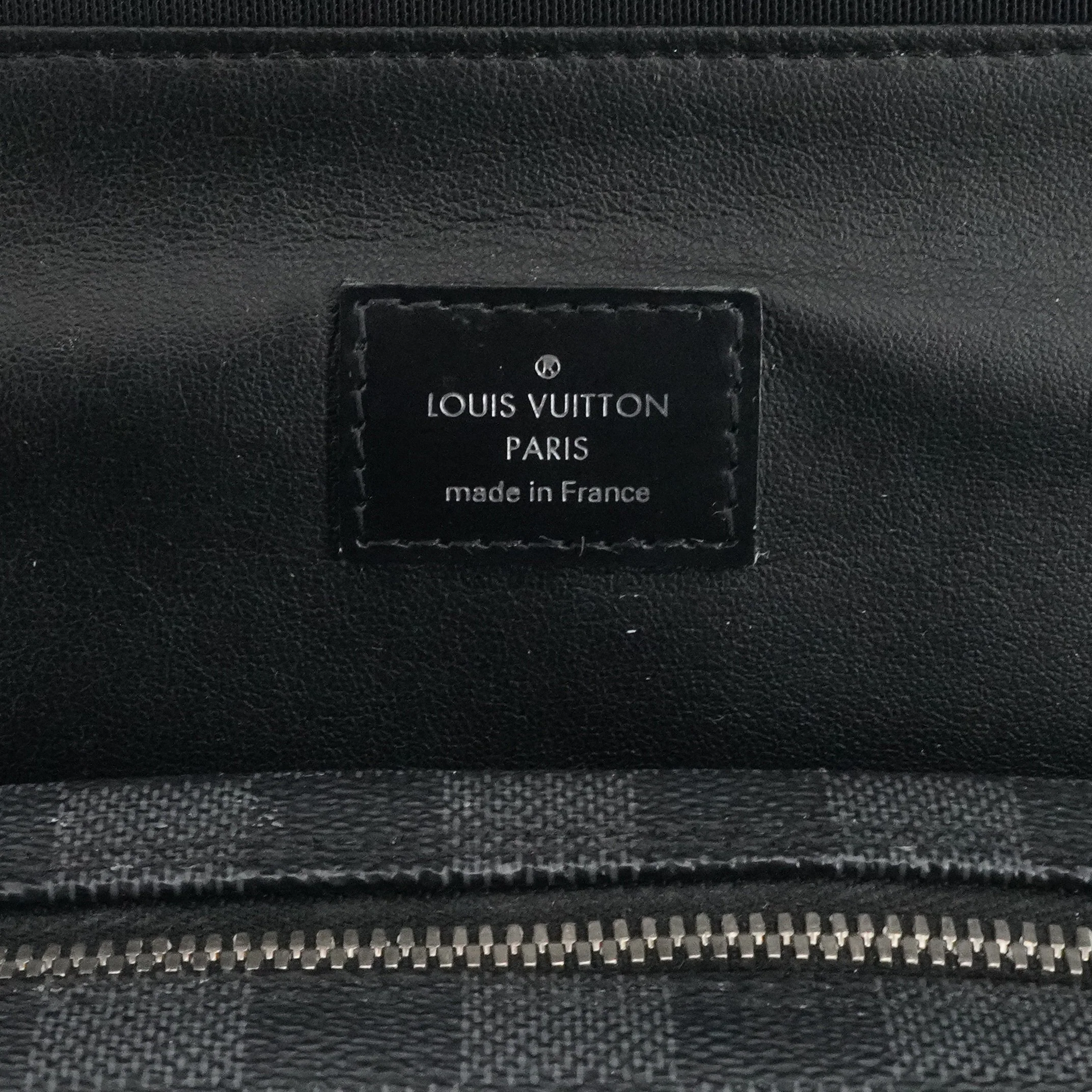 Damier Graphite Canvas Hanging Toiletry Pouch - Image 4