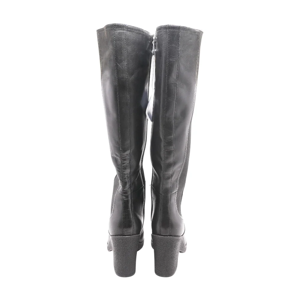 Black Boots - Image 2