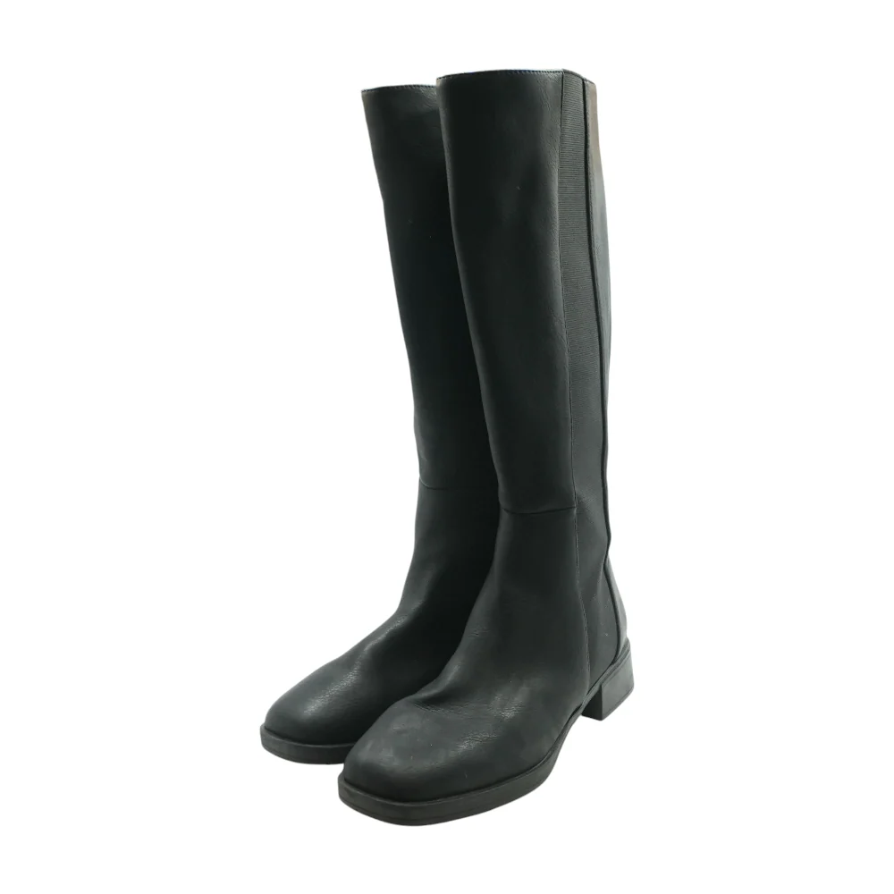 Black Boots