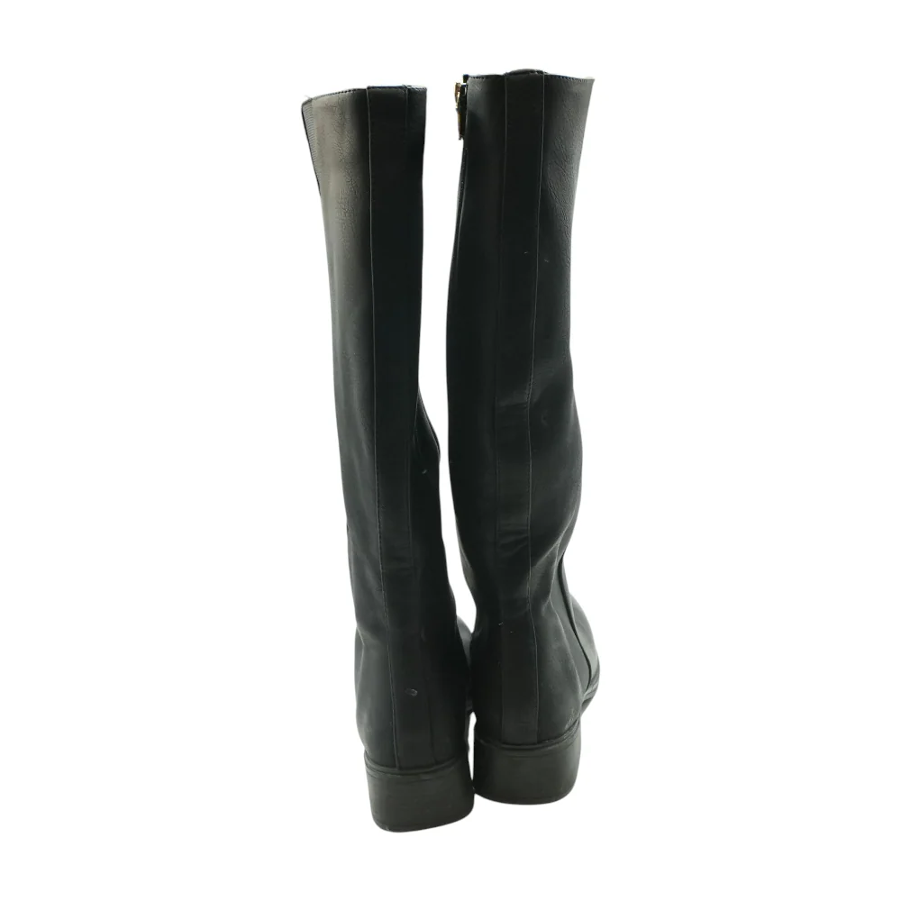 Black Boots - Image 2