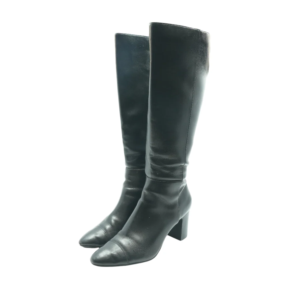 Black Boots