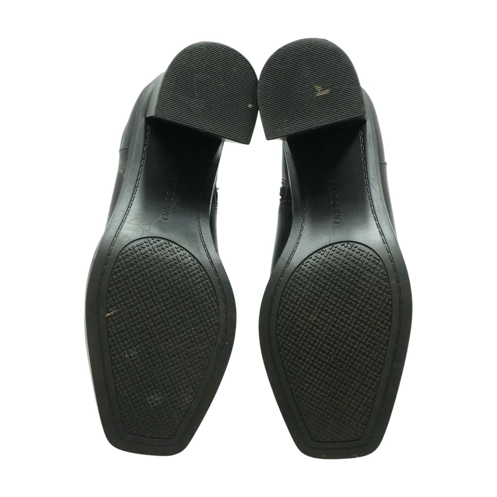 Black Boots - Image 3