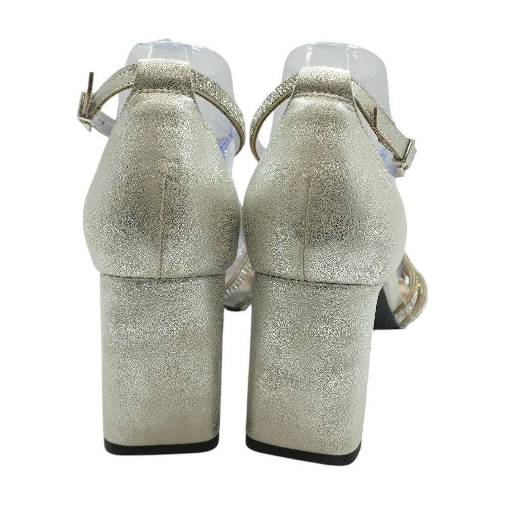 Silver Heels - Image 2