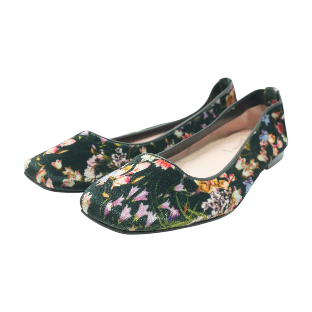 Black Flats