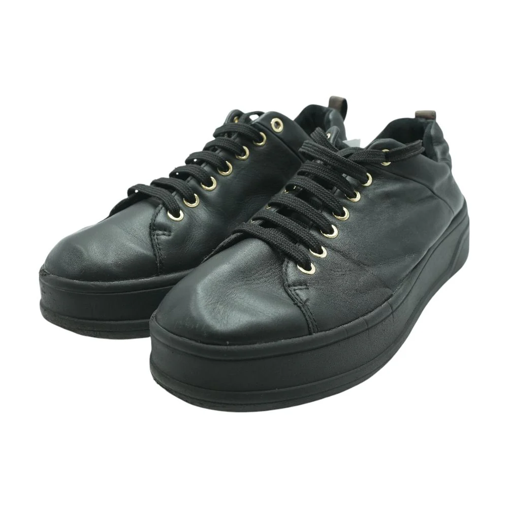 Black Low Top Athletic Shoes