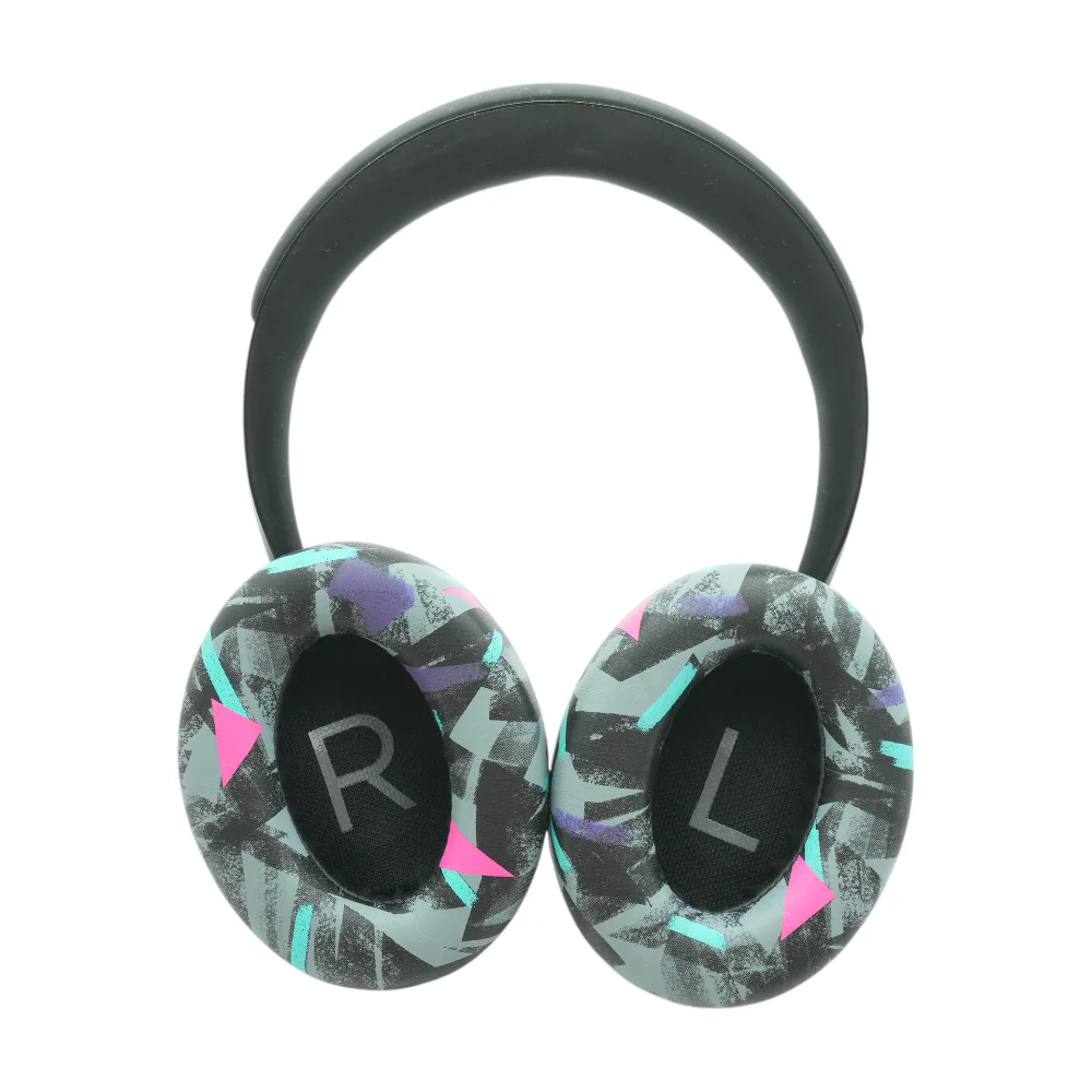 Black Noise Cancelling 700 Headphones With Multicolored Earpads - Image 2