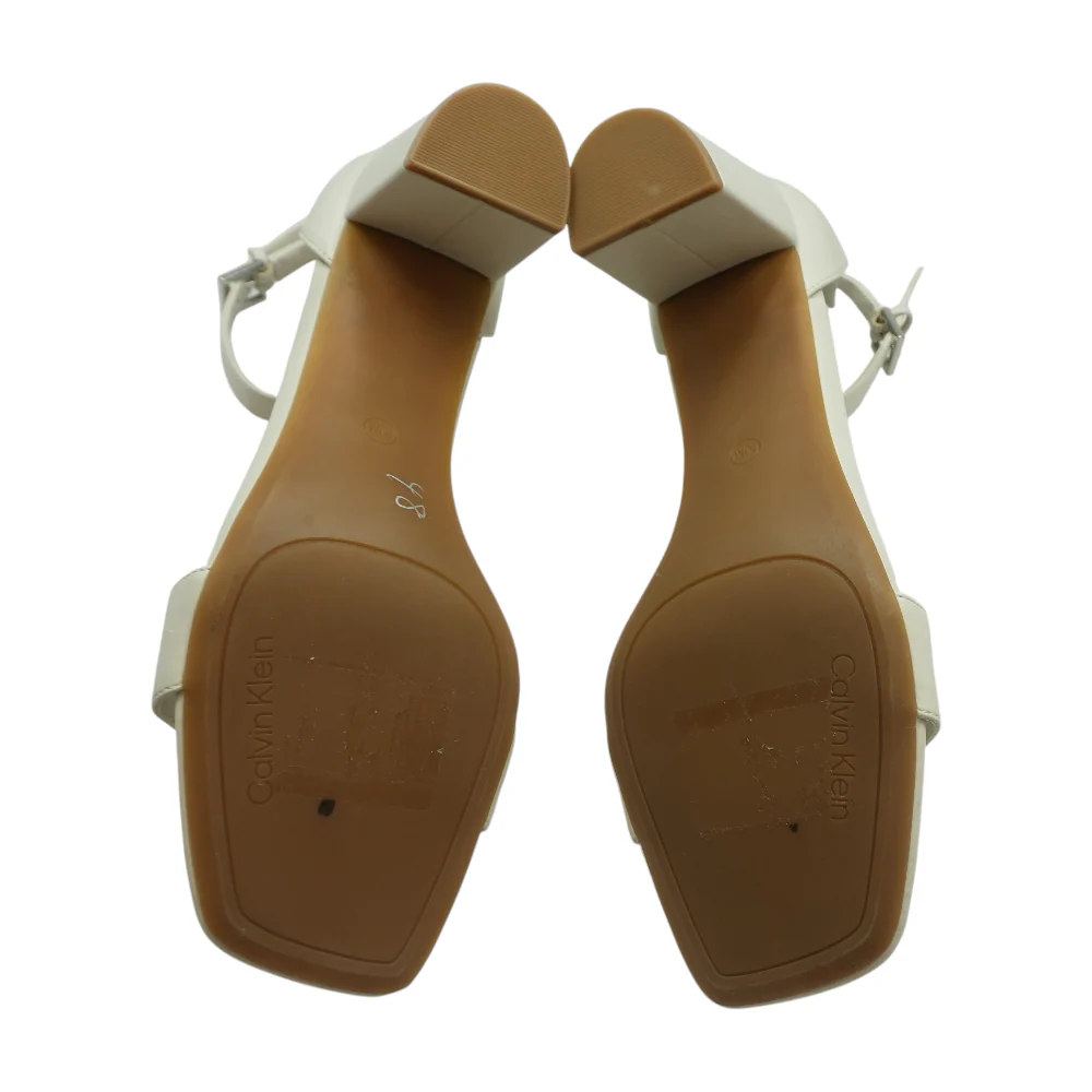 White Heels - Image 3