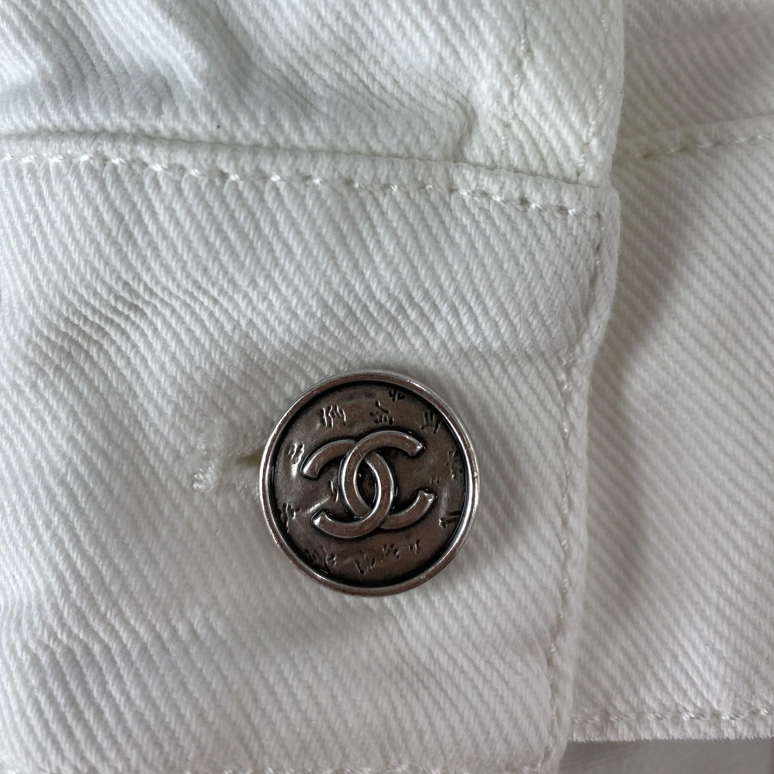 White Pre Spring-Summer 2026 Embroidered Denim Blouson Jacket - Image 4