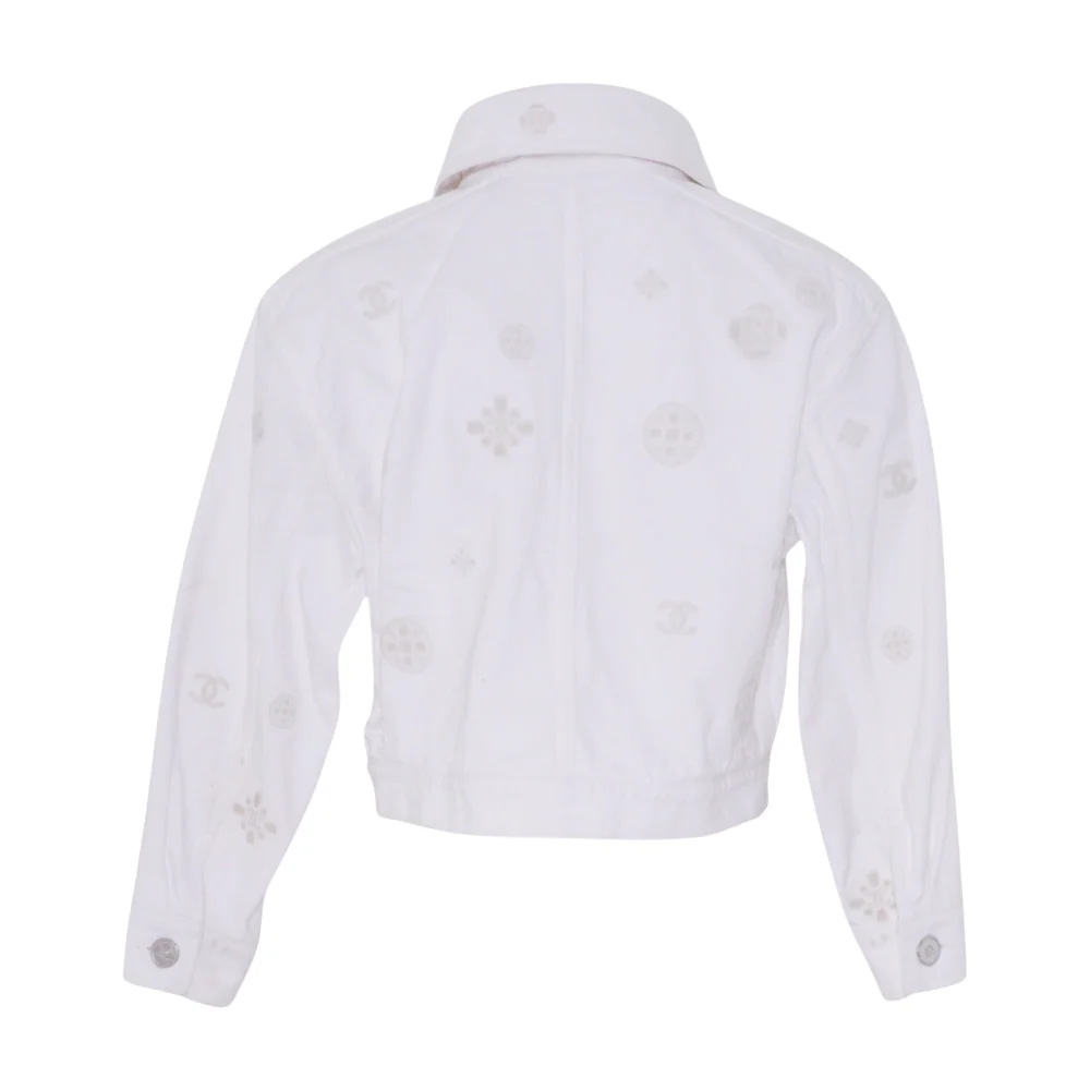 Spring 2021 White Embossed Interlocking CC & Camellia Accent Denim Jacket - Image 2