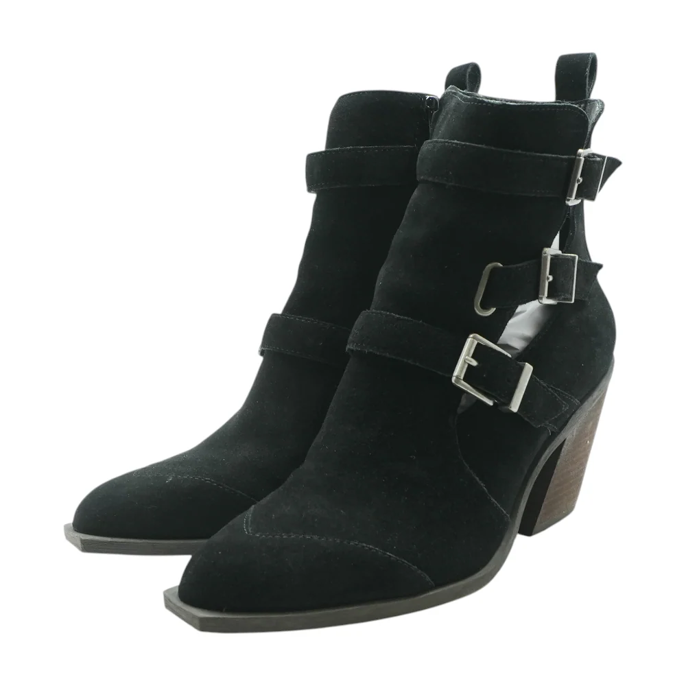 Black Boots