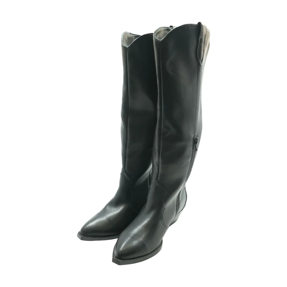 Black Boots