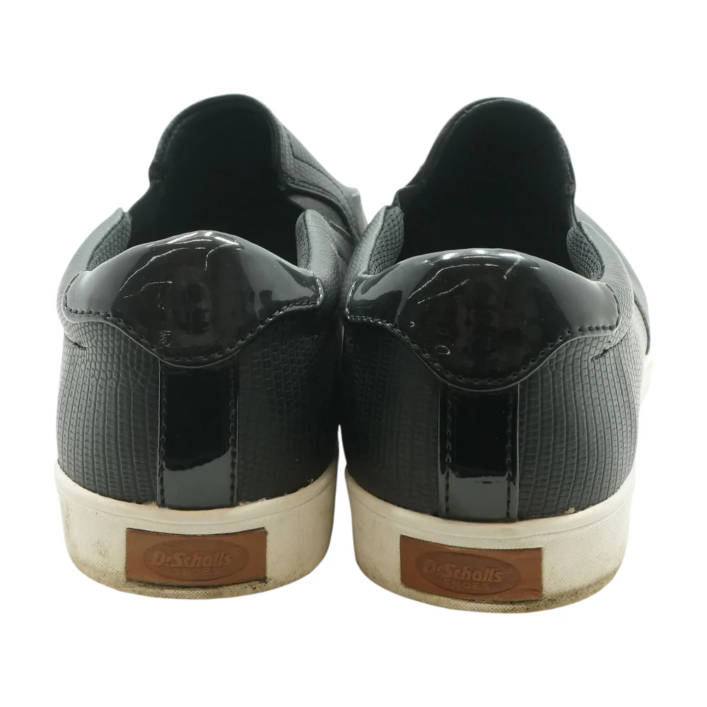 Black Flats - Image 2
