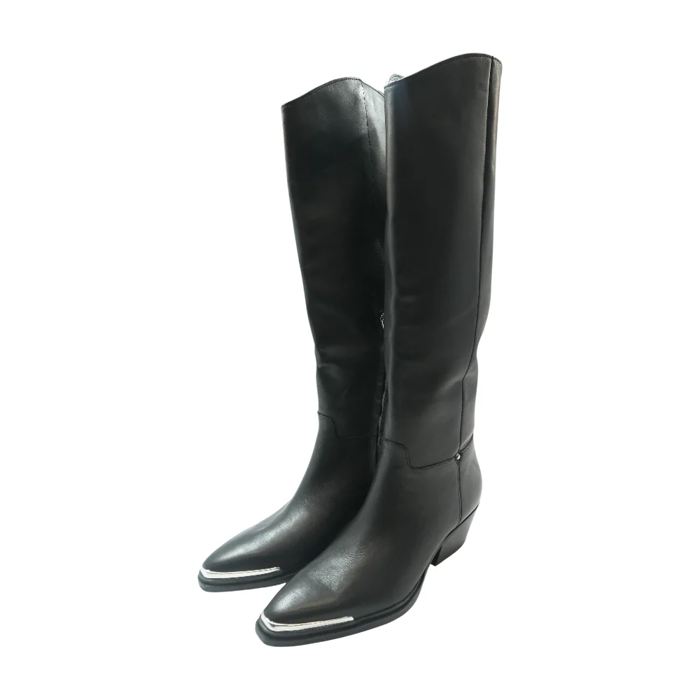 Black Boots