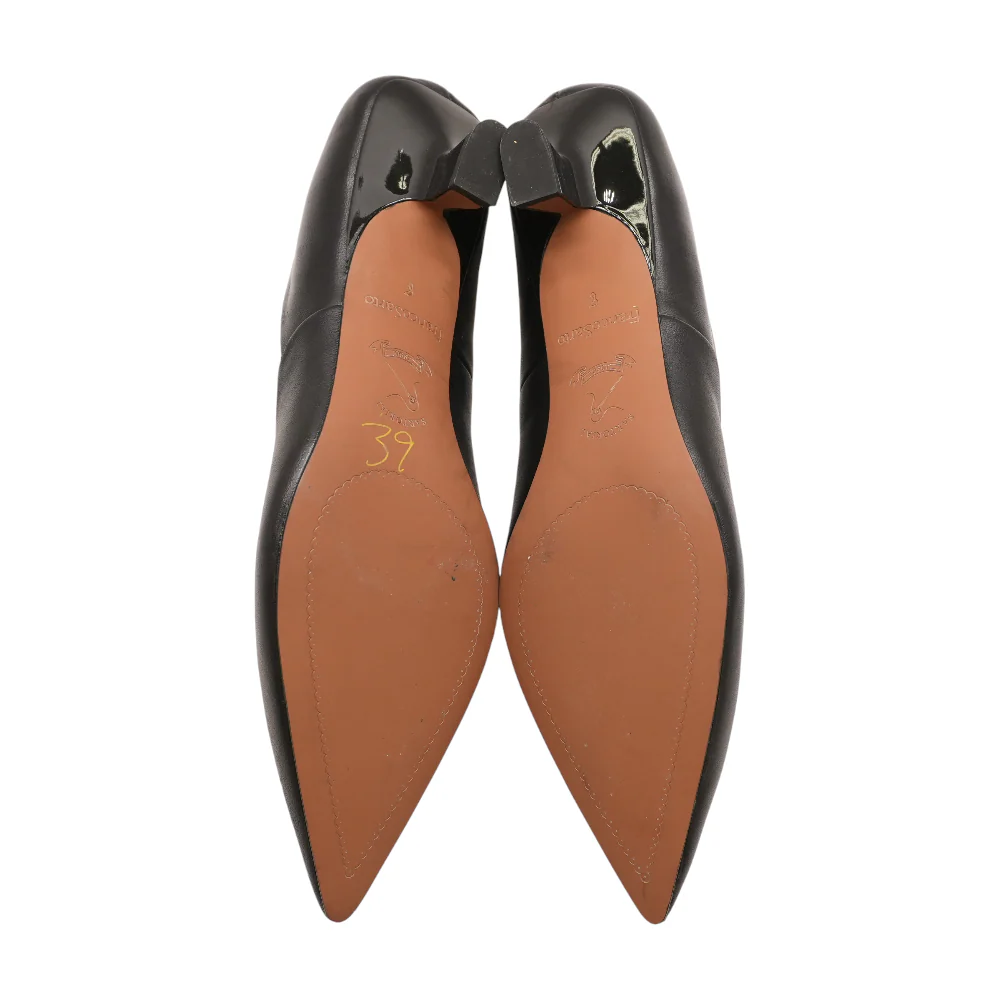 Black Flats - Image 3