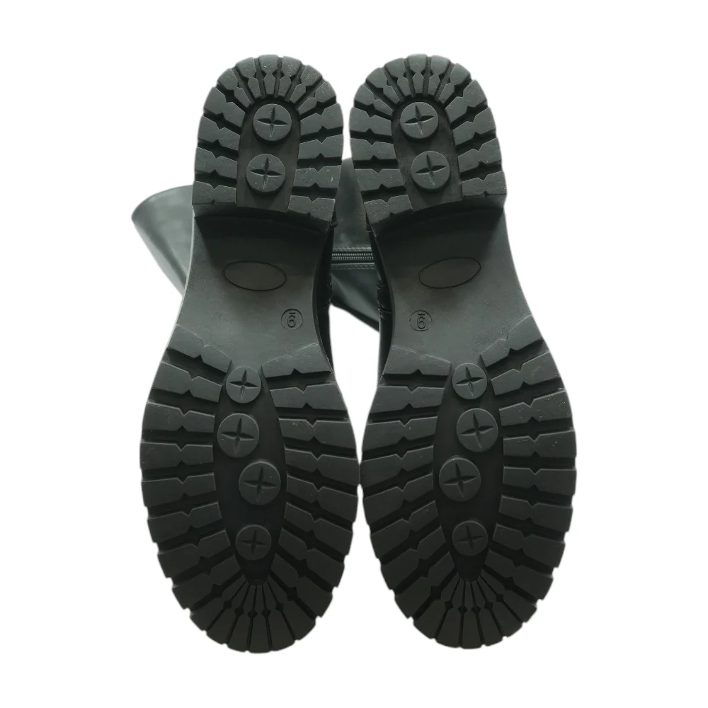 Black Boots - Image 3