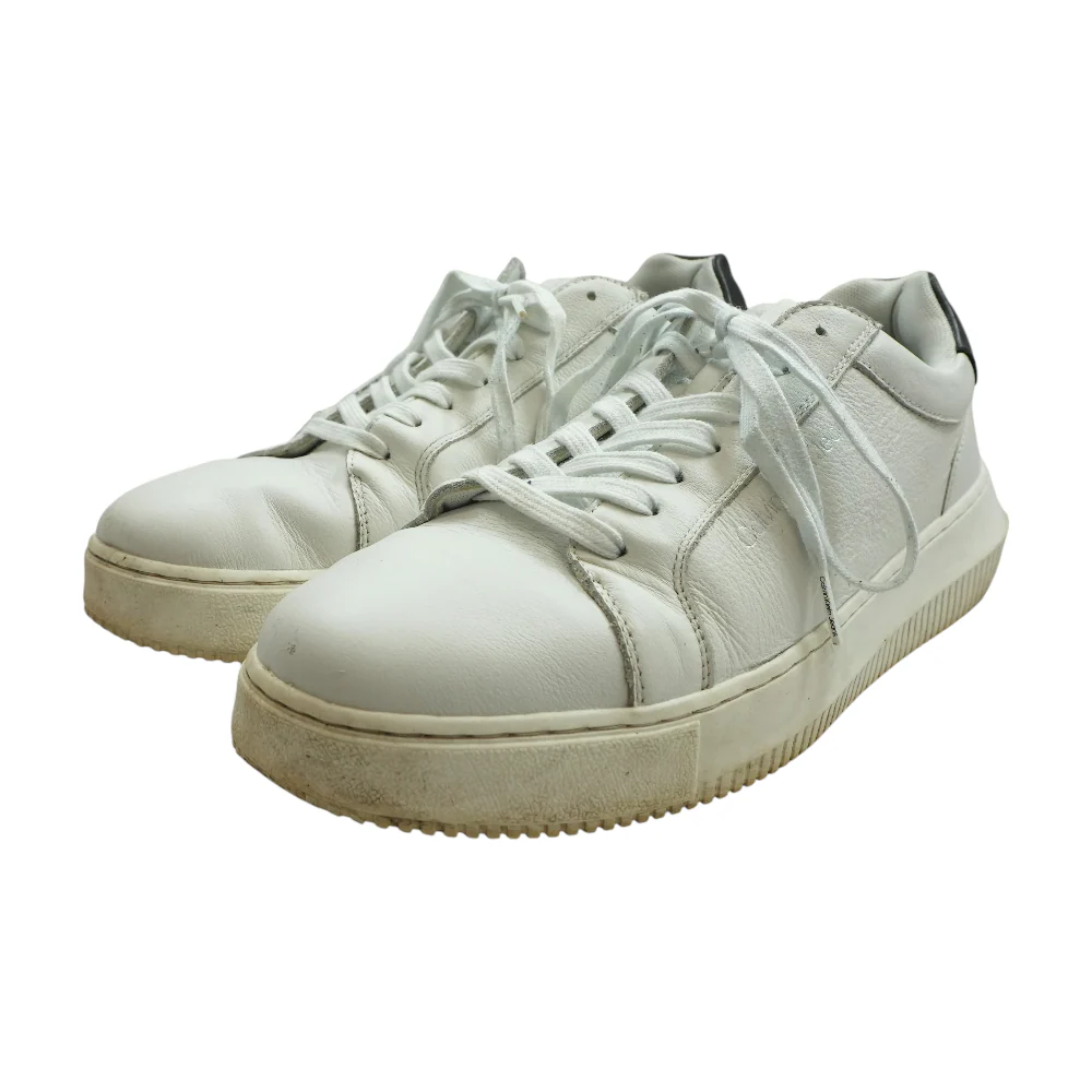 whote Low-Top Athletic Shoes