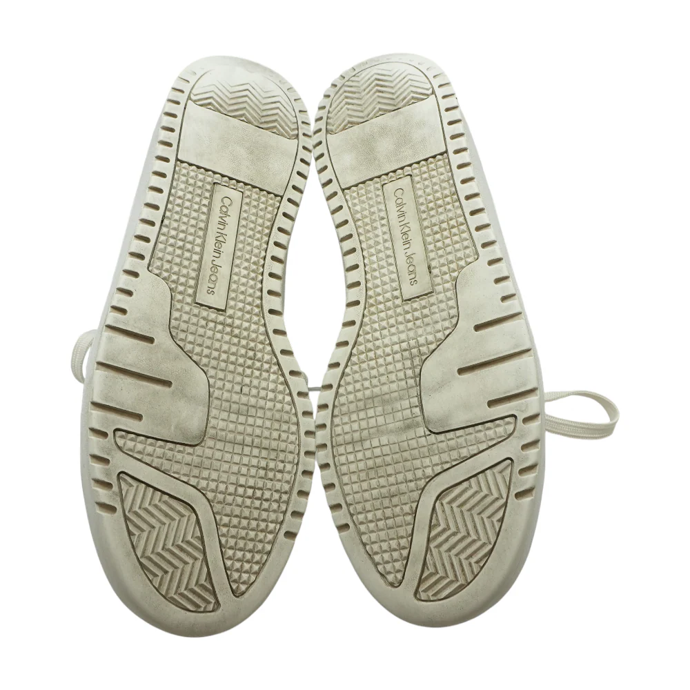 White Low-Top Athletic Shoes - Image 3