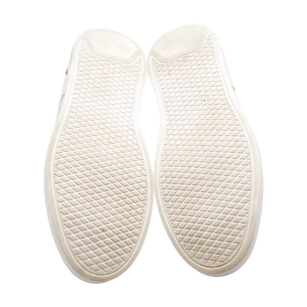White Low-Top Athletic Shoes - Image 3