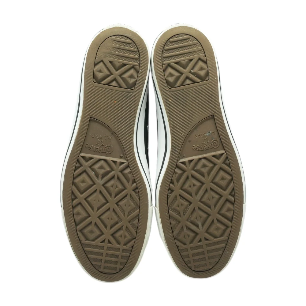 Black Low-Top Athletic Shoes - Image 3