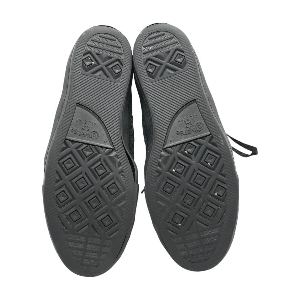 Black Low-Top Athletic Shoes - Image 3