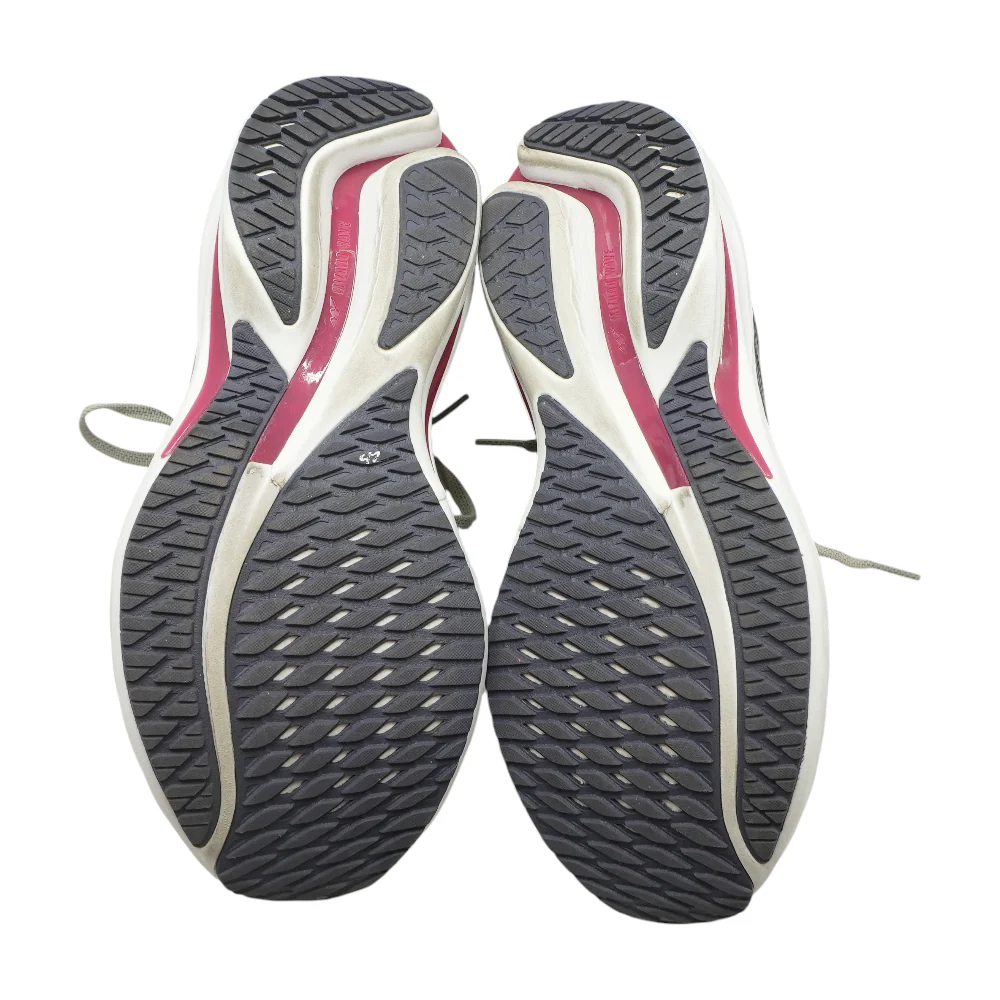 Wave Rider 28 Low-Top Athletic Shoes - Image 3