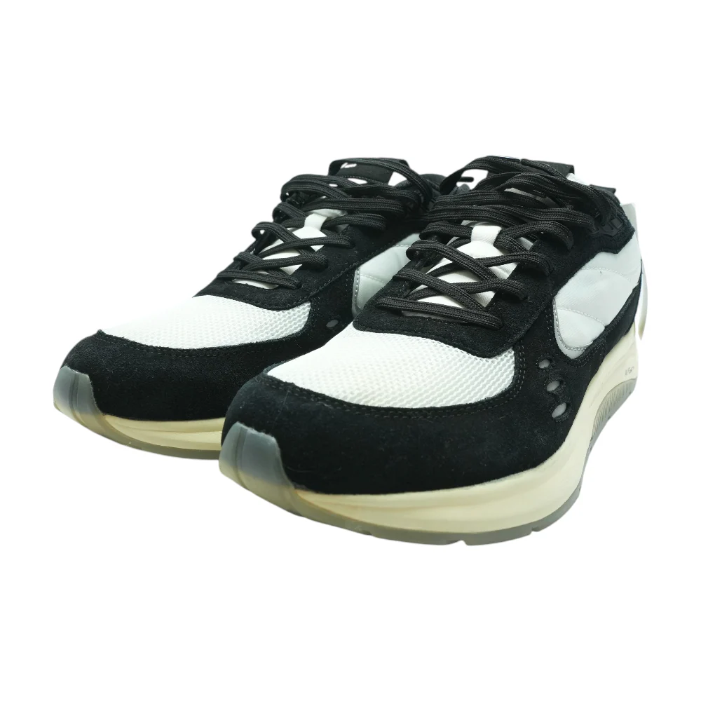 Black Low-Top Athletic Shoes