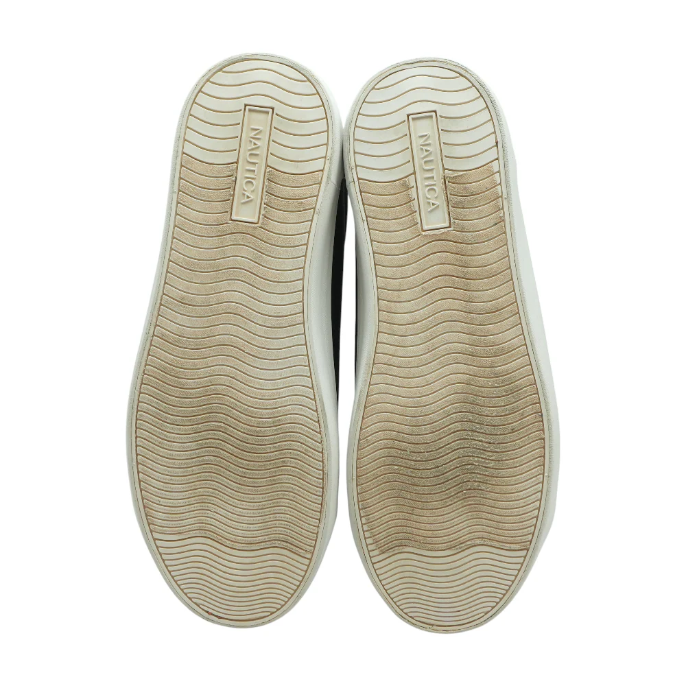 Black Low-Top Athletic Shoes - Image 3