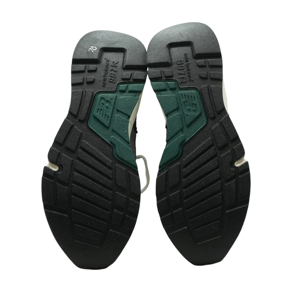 Gray Low-Top Athletic Shoes - Image 3