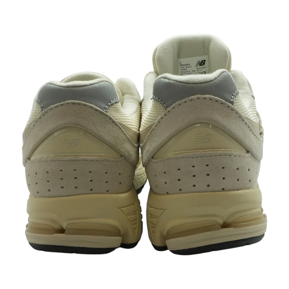 2002 Low-Top Athletic Shoes - Image 2