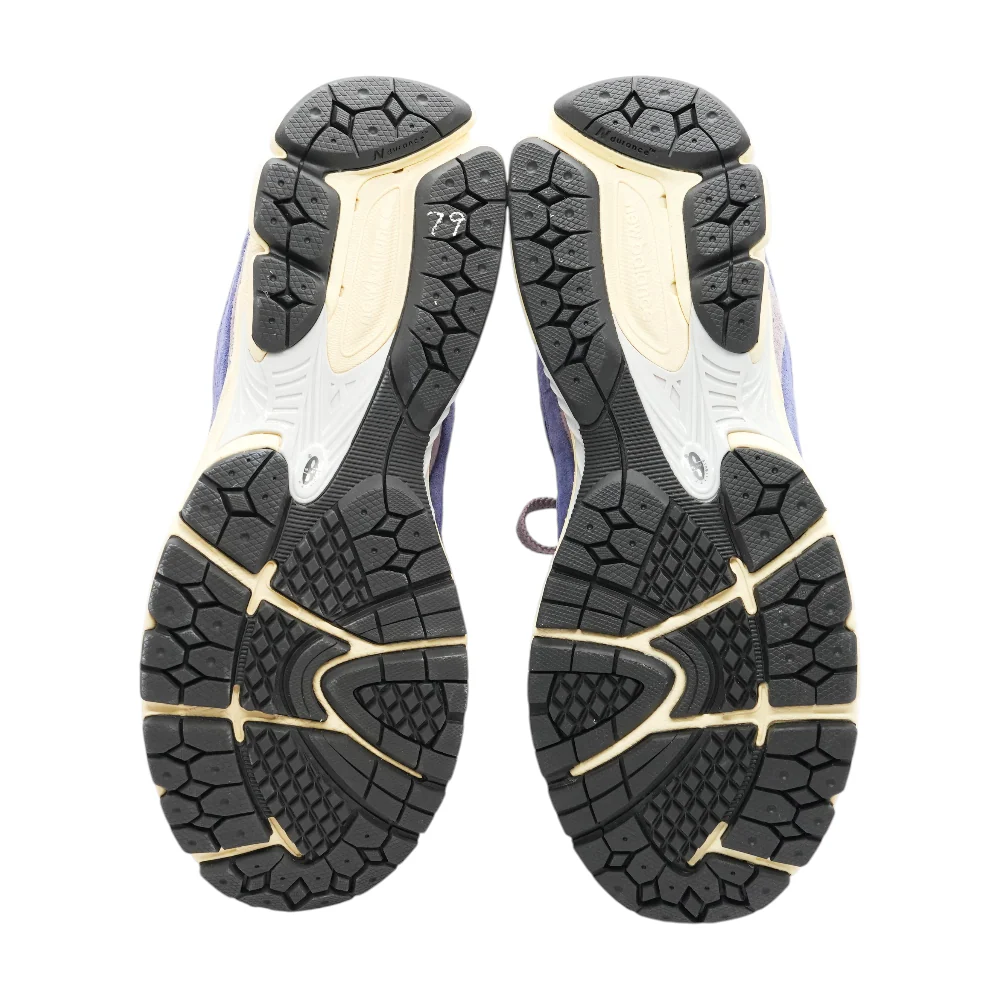 2002R Low-Top Athletic Shoes - Image 3