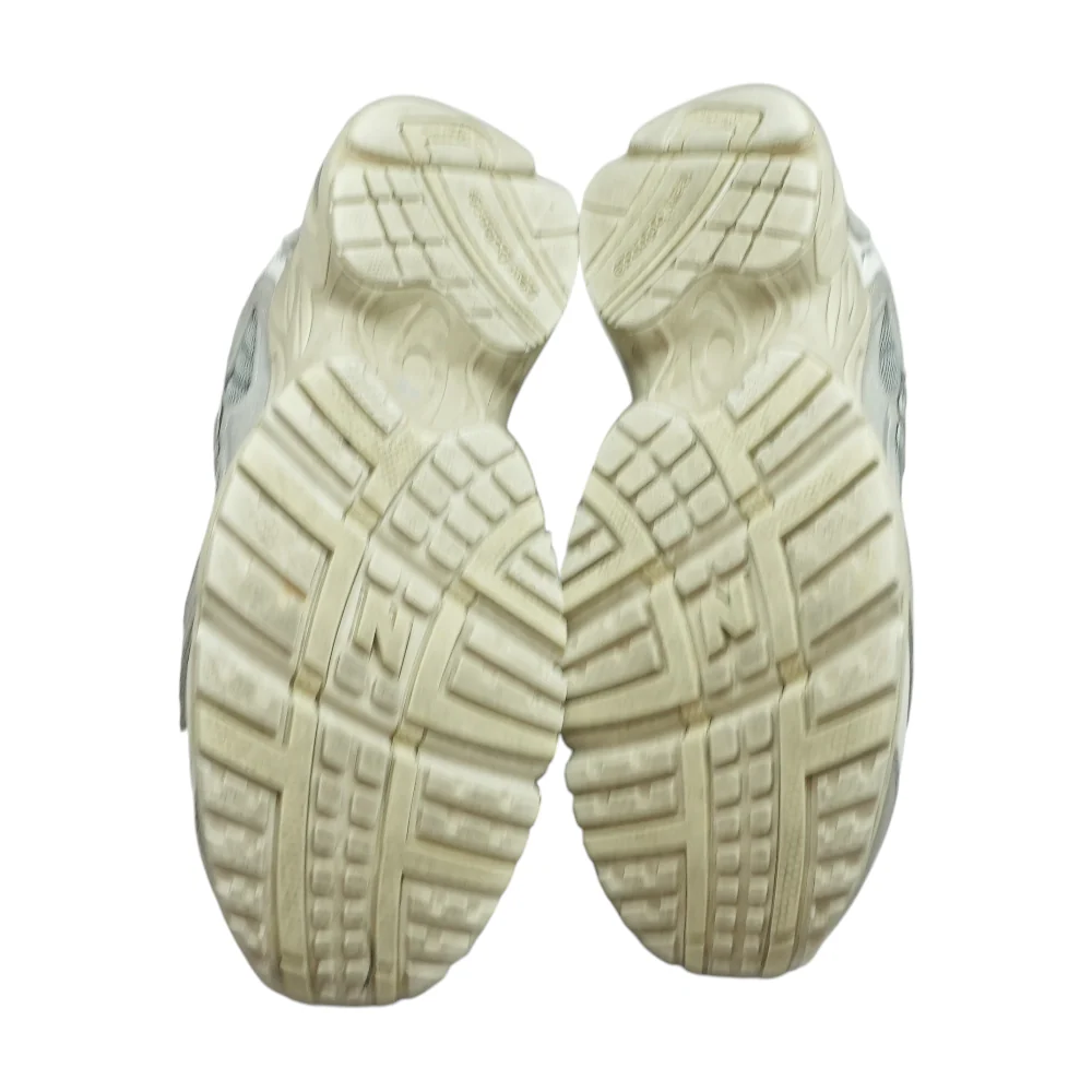 725 Low-Top Athletic Shoes - Image 3