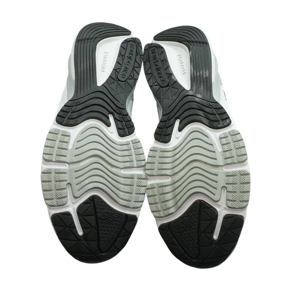 990v6 Low-Top Athletic Shoes - Image 3