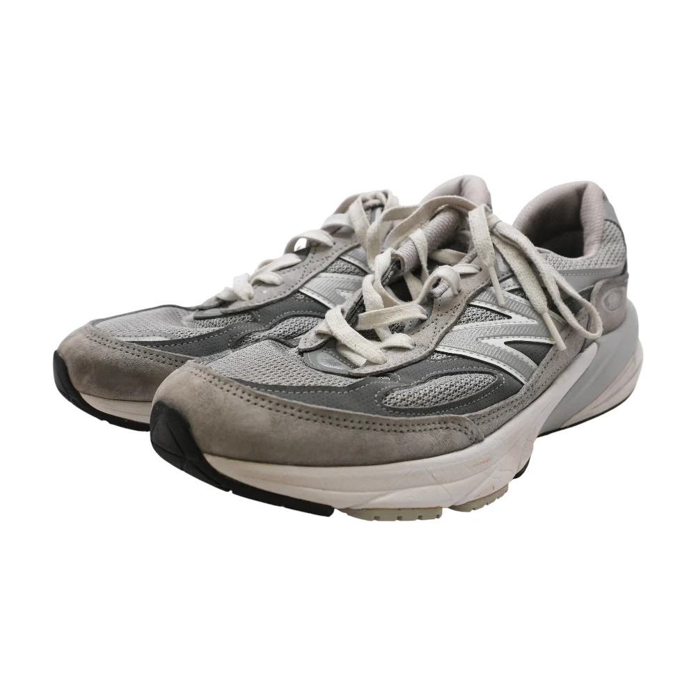 990v4 Low-Top Athletic Shoes