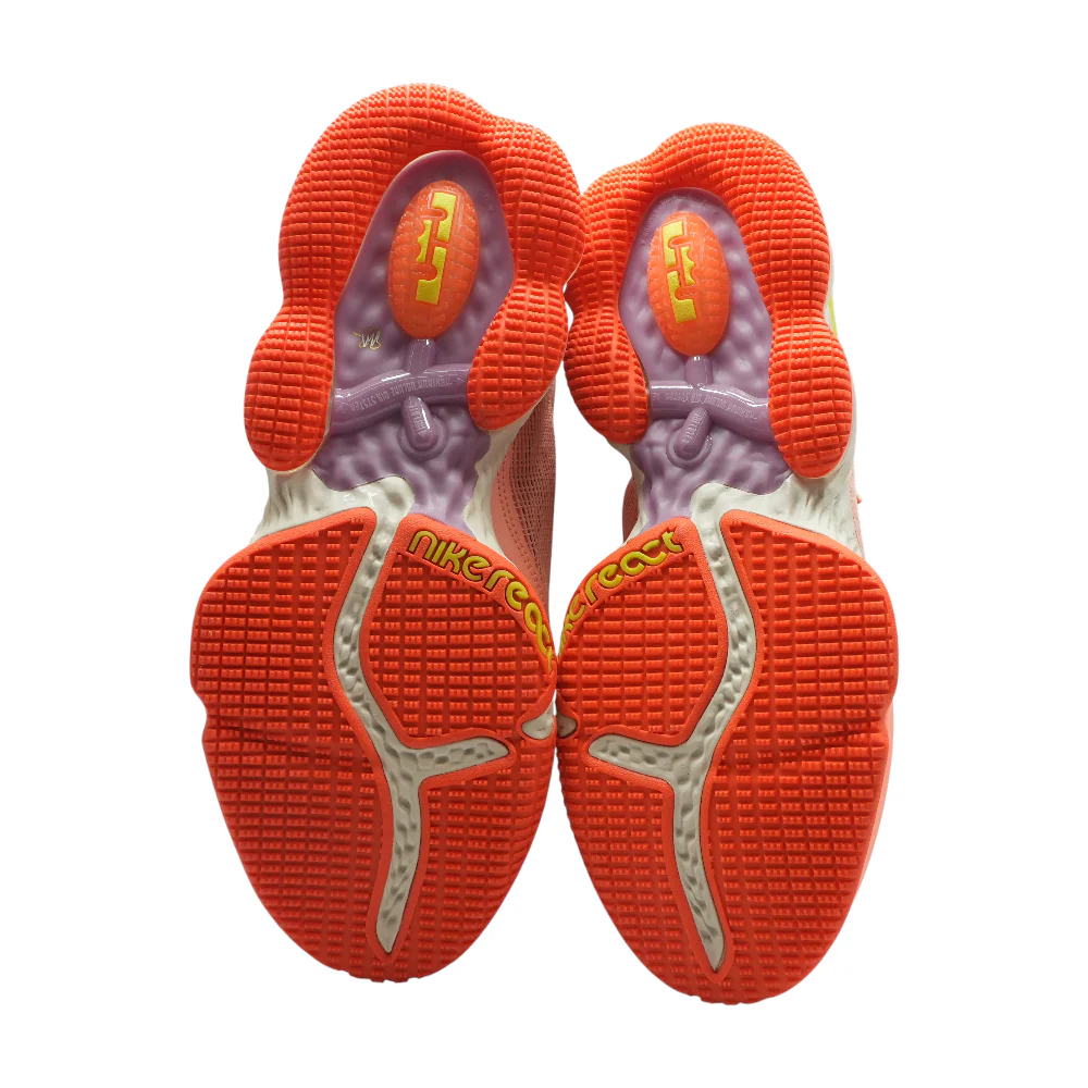 LeBron 19 Low Low-Top Athletic Shoes - Image 3