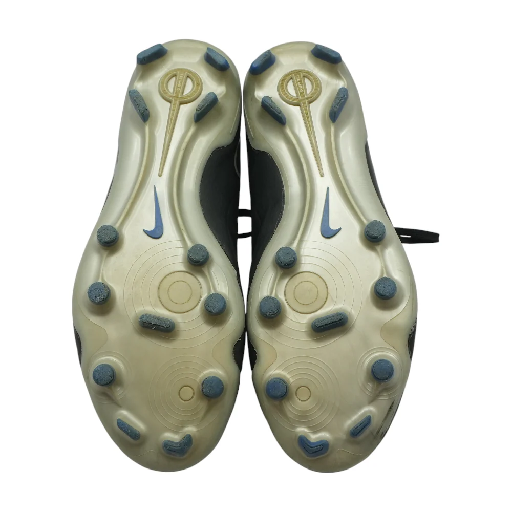 Tiempo Legend 10 Club Low-Top Athletic Shoes - Image 3