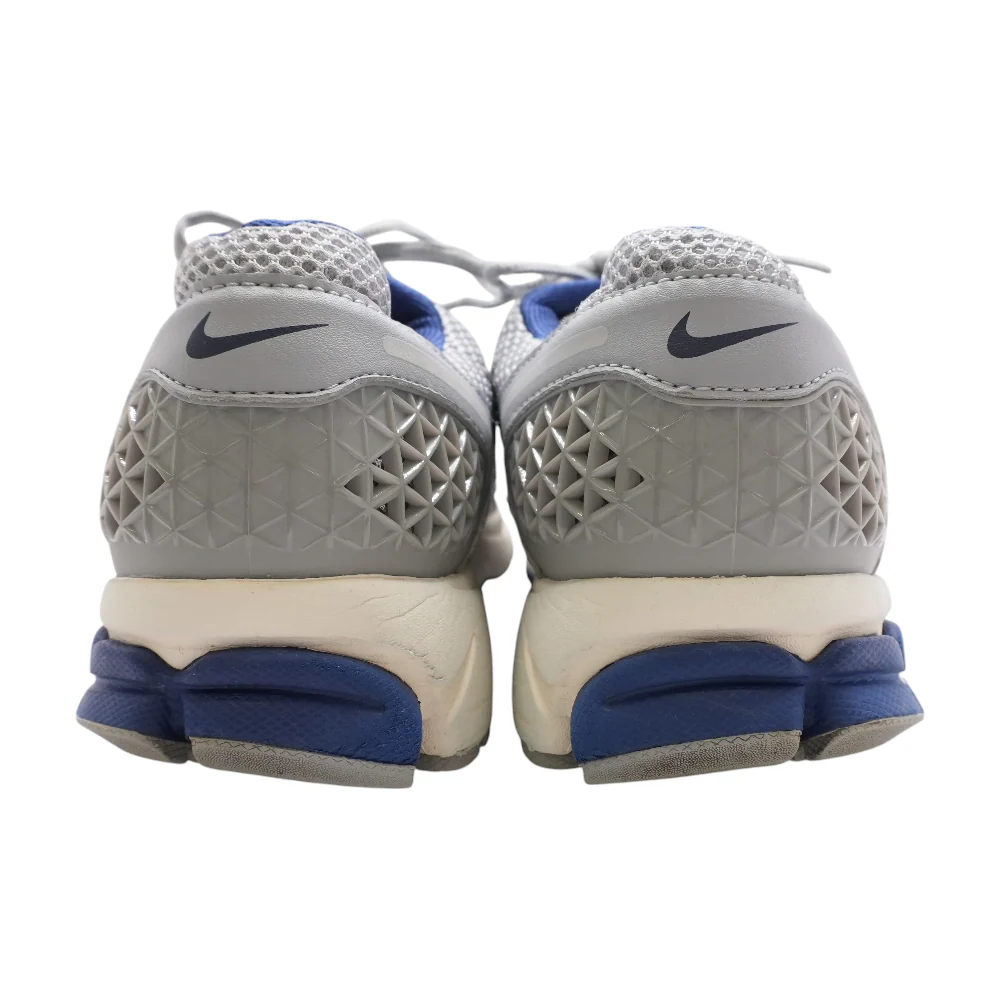 Zoom Vomero 5 Yankees Low-Top Athletic Shoes - Image 2
