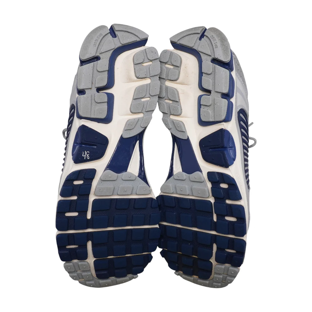Zoom Vomero 5 Yankees Low-Top Athletic Shoes - Image 3