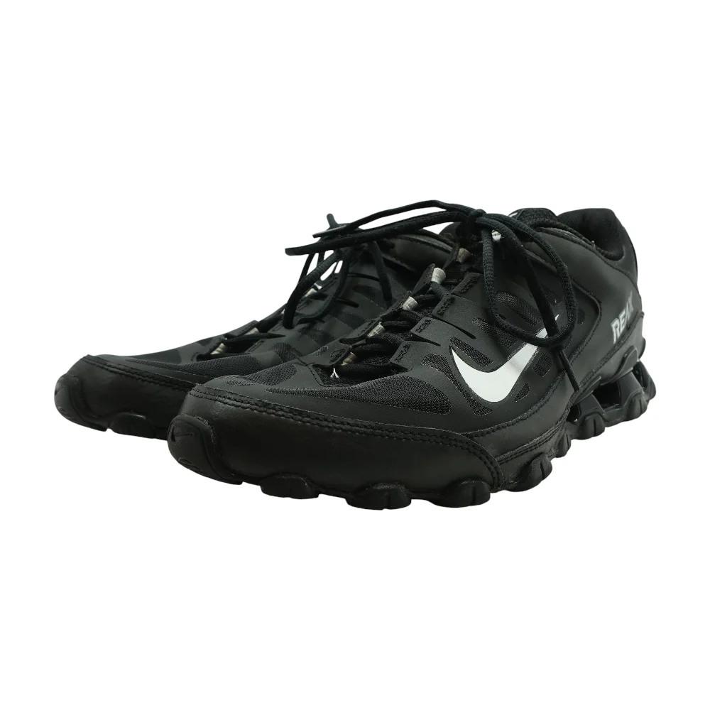 Reax 8 TR Low-Top Athletic Shoes
