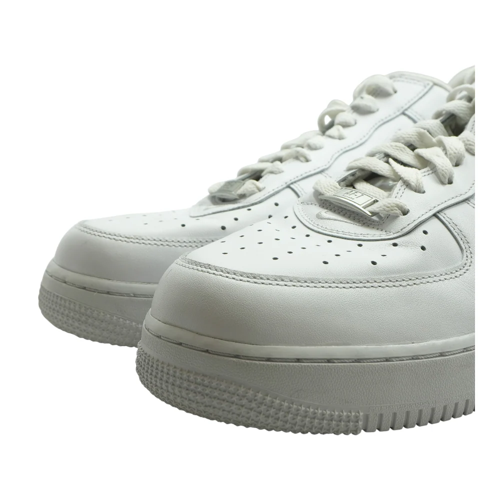 Supreme x Nike Air Force 1 Low Low-Top Athletic Shoes - Image 4