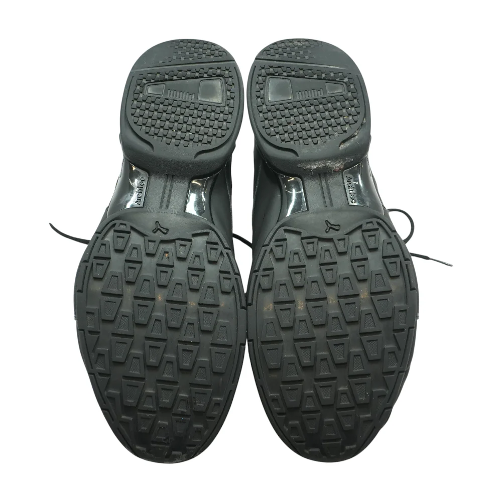 Black Low-Top Athletic Shoes - Image 3