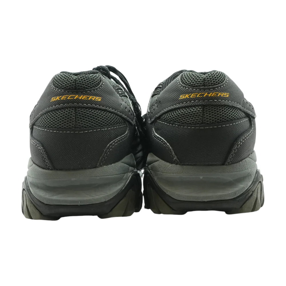 Black Low-Top Athletic Shoes - Image 2