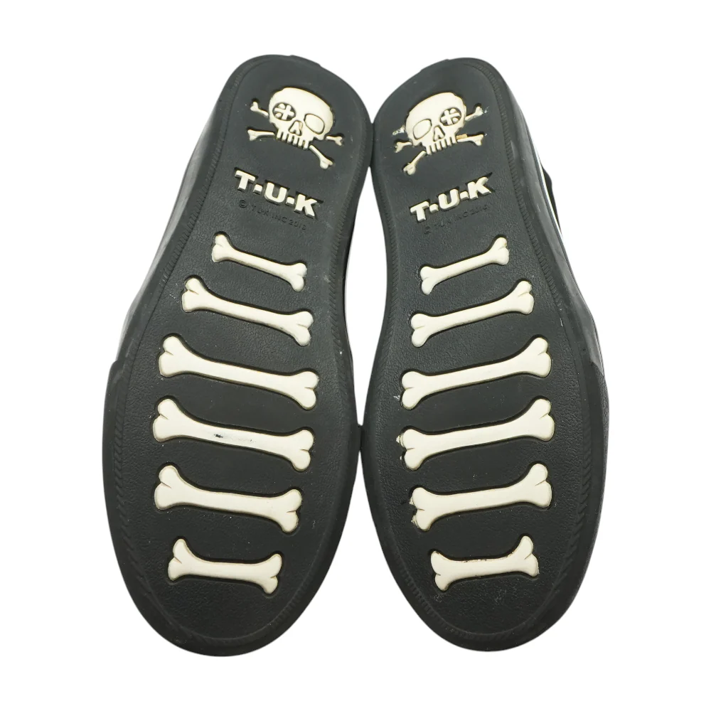 Black Low-Top Athletic Shoes - Image 3