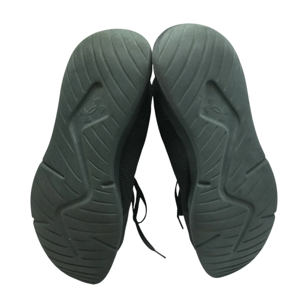 Black Low-Top Athletic Shoes - Image 3
