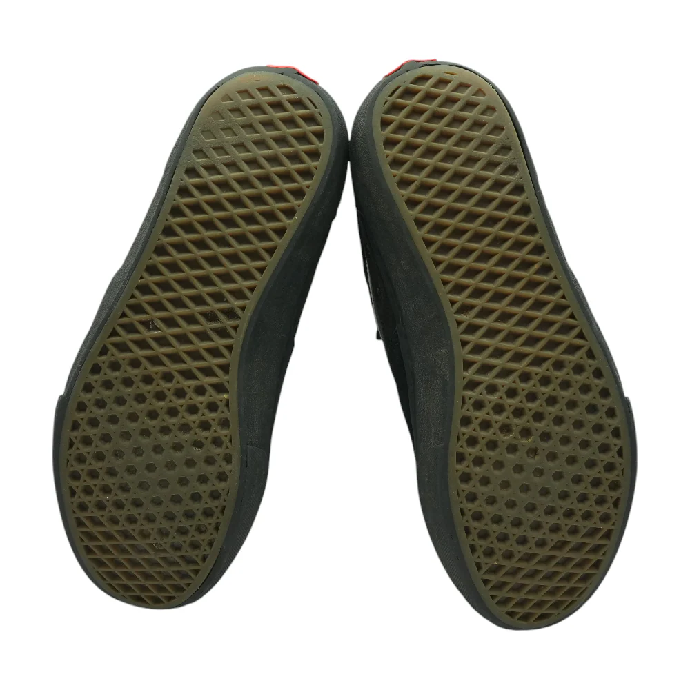Old School Low-Top Athletic Shoes - Image 3