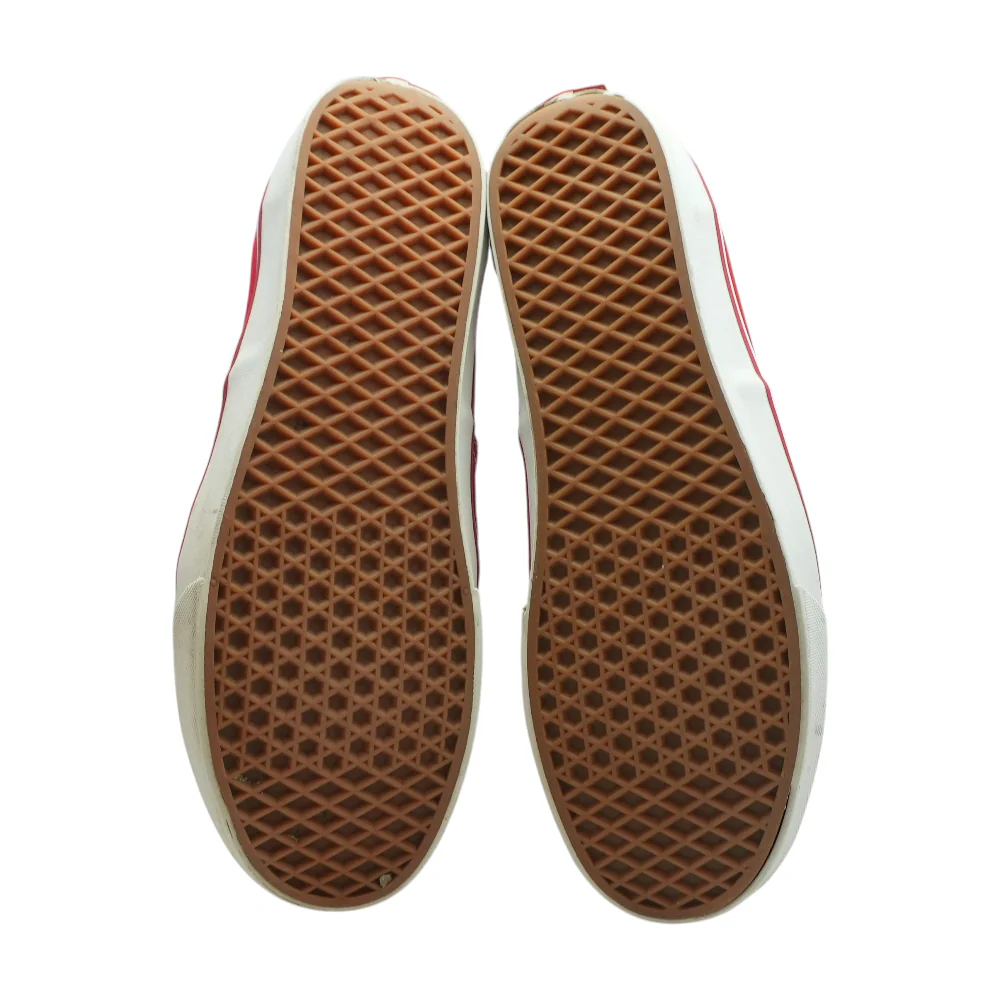 Red Low-Top Athletic Shoes - Image 3